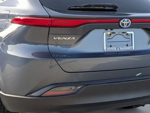 Certified 2023 Toyota Venza LE AWD/4WD image 8