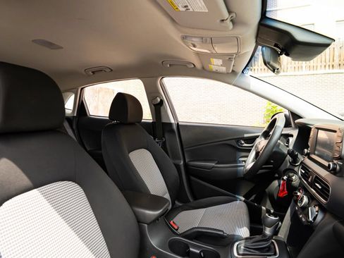 Used 2021 Hyundai Kona SE AWD/4WD image 9