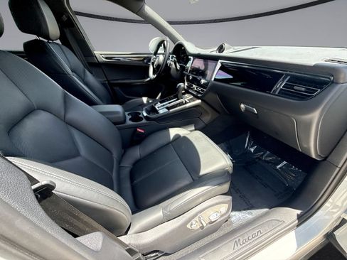 Certified 2023 Porsche Macan Turbo AWD/4WD image 14