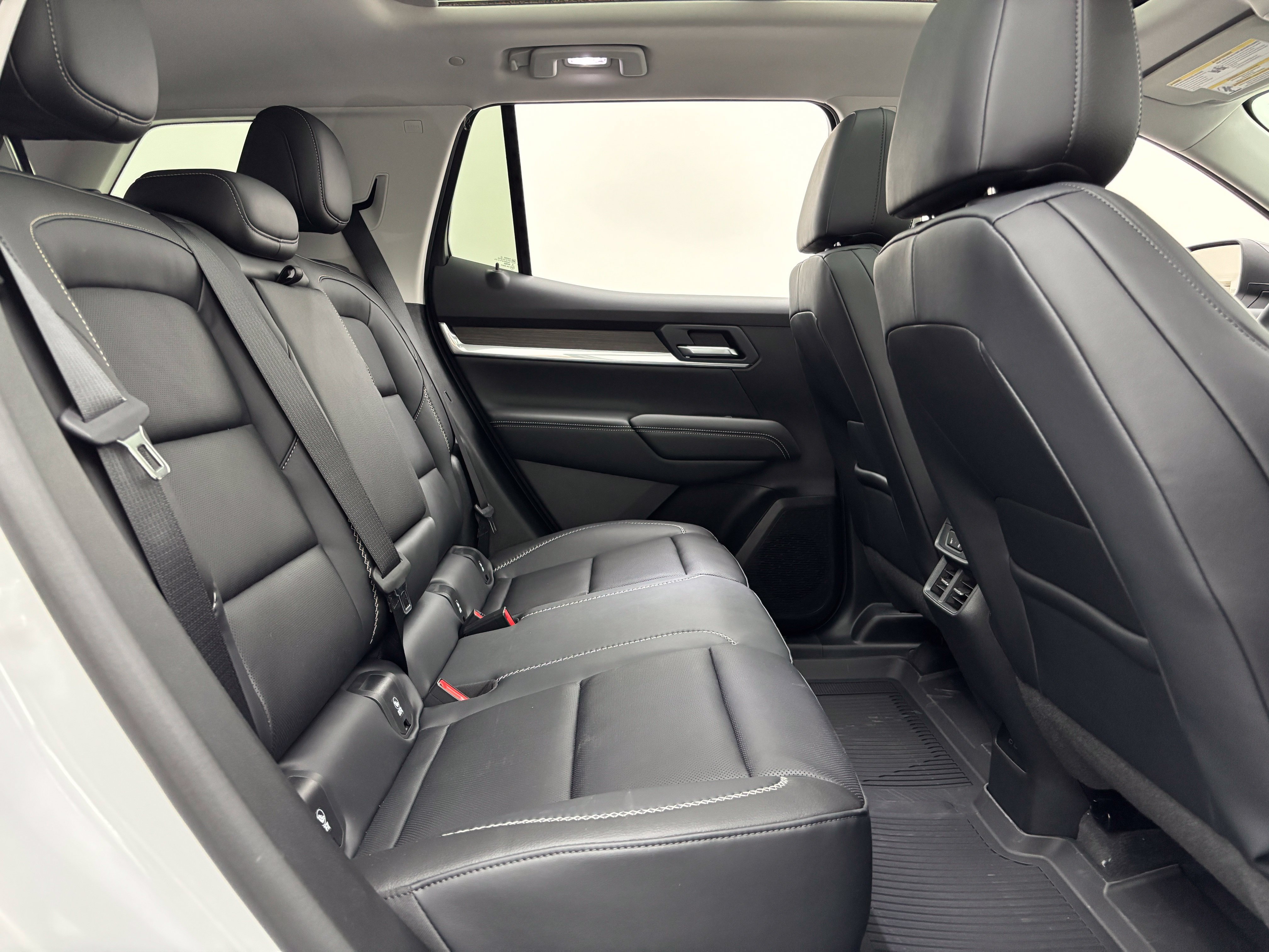 New 2027 GMC Terrain Denali w/ LPO, Floor Liner Package AWD/4WD image 39