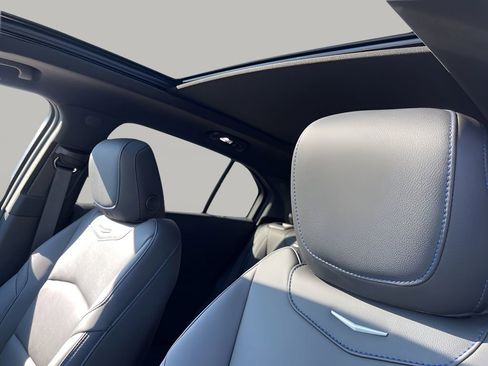 Certified 2025 Cadillac XT4 Sport w/ Technology Package image 24