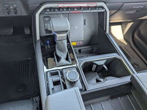 Used 2025 Toyota Tundra Limited image 26