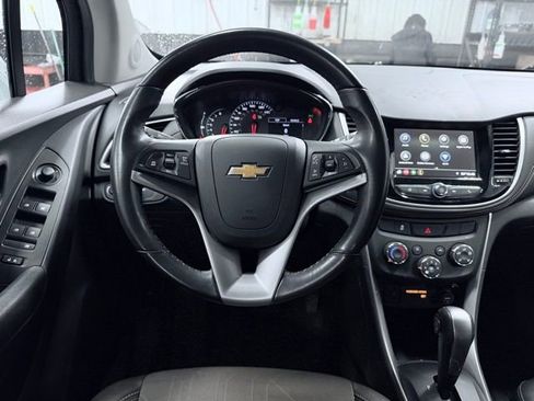 Used 2019 Chevrolet Trax LT w/ LT Convenience Package AWD/4WD image 22