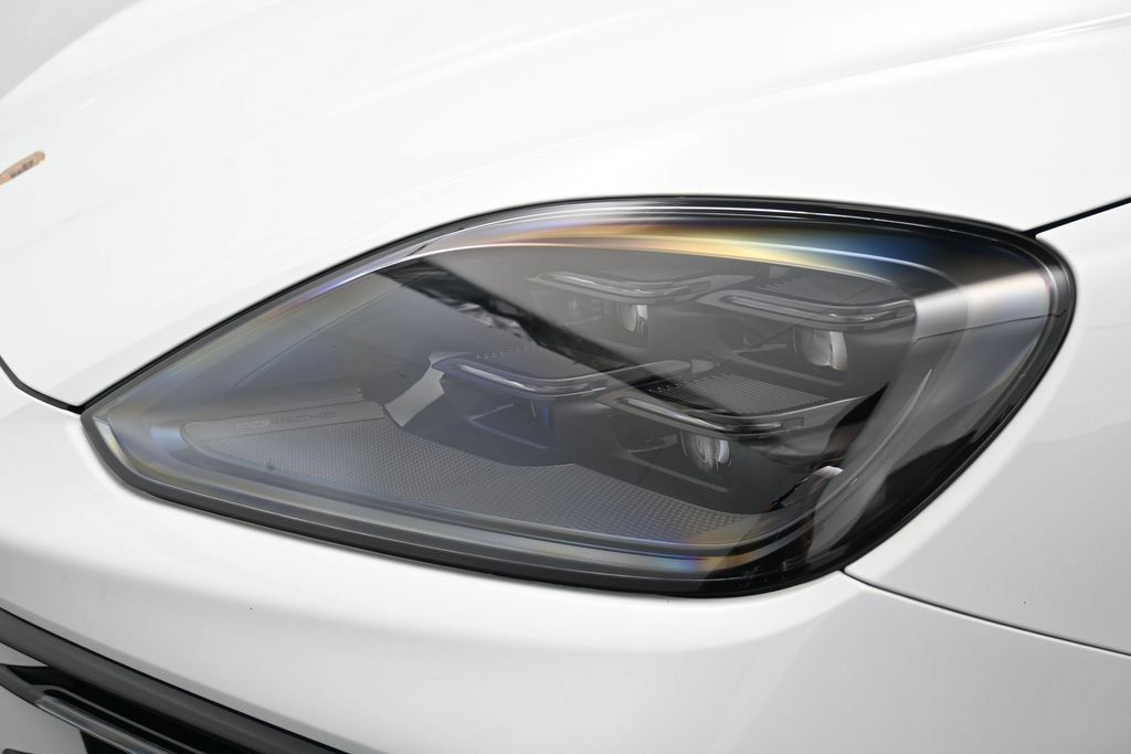 Certified 2026 Porsche Cayenne AWD/4WD image 37