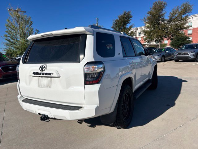 Used 2017 Toyota 4Runner SR5 Premium RWD image 5