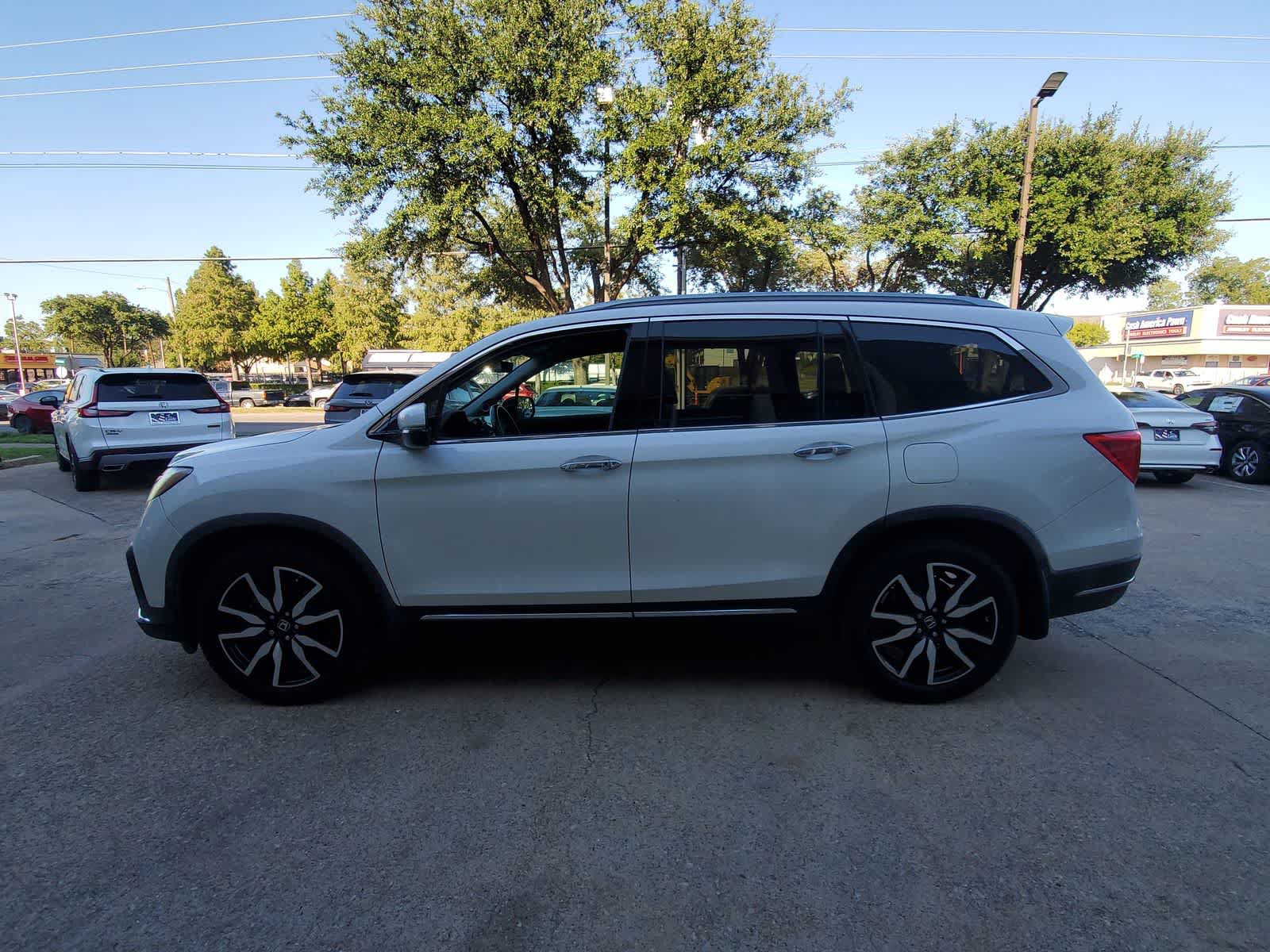 Used 2019 Honda Pilot Touring image 3
