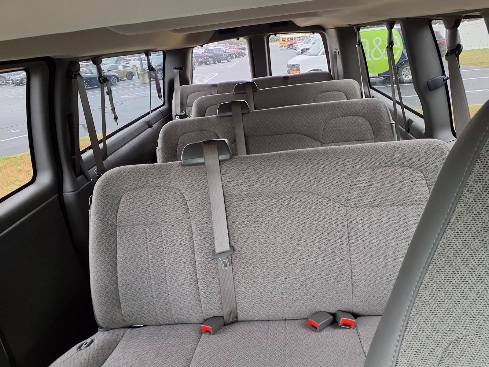 Used 2026 GMC Savana 3500 LT w/ LT Preferred Equipment Group RWD image 21