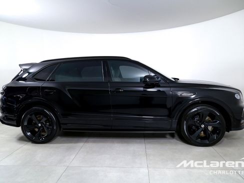 Used 2023 Bentley Bentayga Extended Wheelbase AWD/4WD image 9