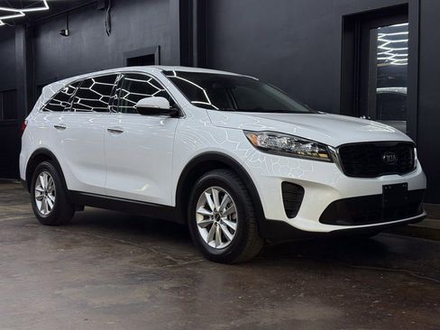 Used 2019 Kia Sorento FWD V6 image 11