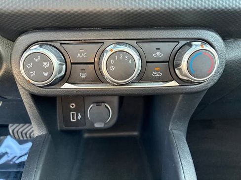 Used 2024 Nissan Kicks S image 31