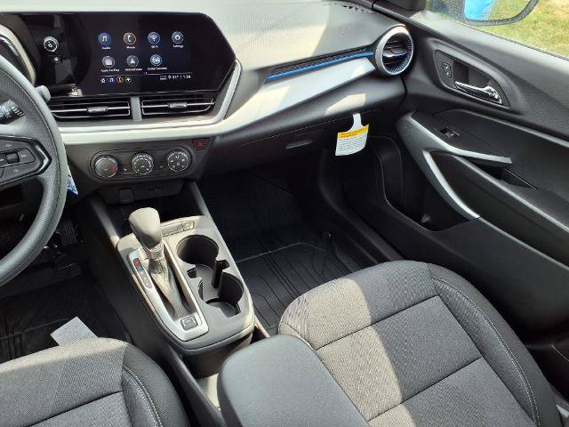 New 2026 Chevrolet Trax LS w/ LS Convenience Package FWD image 25