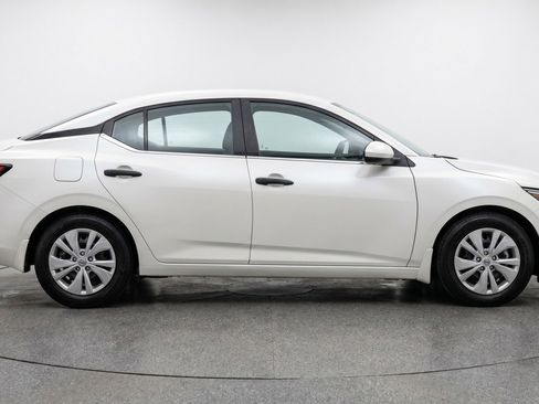 Used 2025 Nissan Sentra S FWD image 11