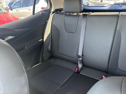 Used 2025 Buick Encore GX Preferred image 37