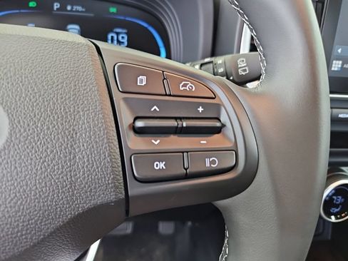 Used 2026 Hyundai Venue SEL FWD image 11
