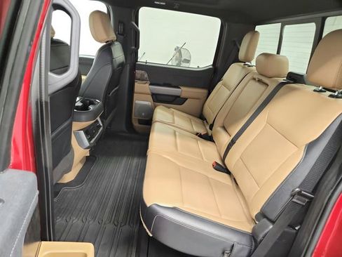 Used 2023 Ford F250 Lariat w/ Chrome Package image 32