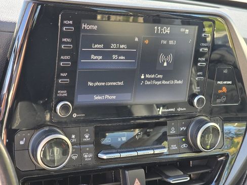 Used 2021 Toyota Highlander XLE image 4