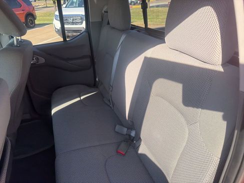 Used 2015 Nissan Frontier SV w/ SV Value Truck Package image 18