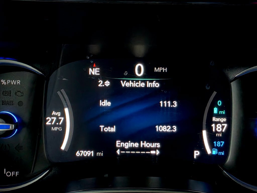 Used 2023 Chrysler Pacifica Limited FWD image 46