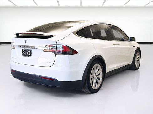 Used 2016 Tesla Model X 75D image 4