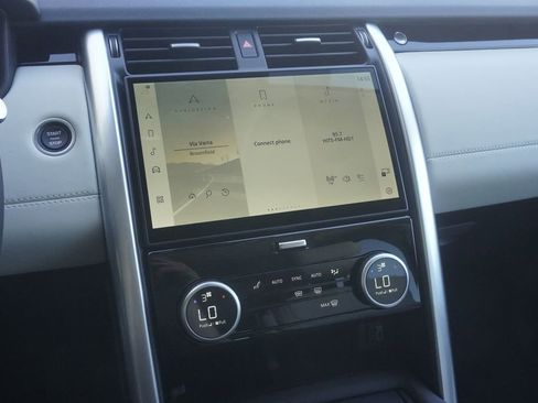 New 2026 Land Rover Discovery S image 14