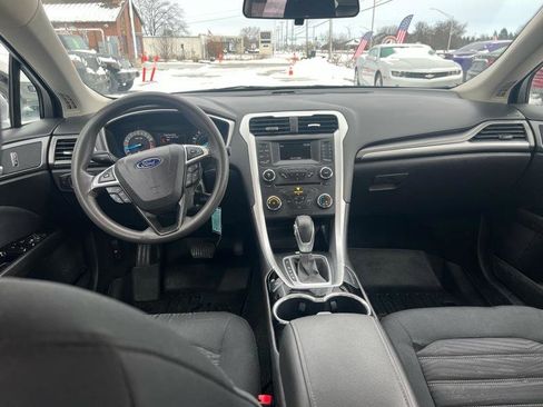 Used 2016 Ford Fusion SE image 14