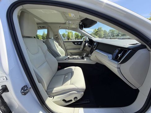 Used 2020 Volvo S60 T6 Momentum AWD/4WD image 16