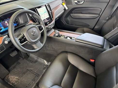 Certified 2023 Volvo XC60 B5 Plus w/ Protection Package Premier FWD image 9