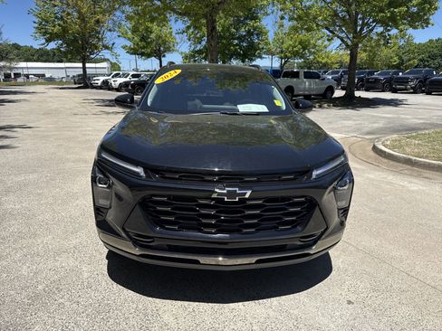 Used 2024 Chevrolet Trax ACTIV w/ Sunroof Package FWD image 2