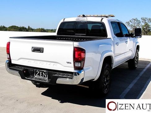 Used 2022 Toyota Tacoma SR5 RWD image 7