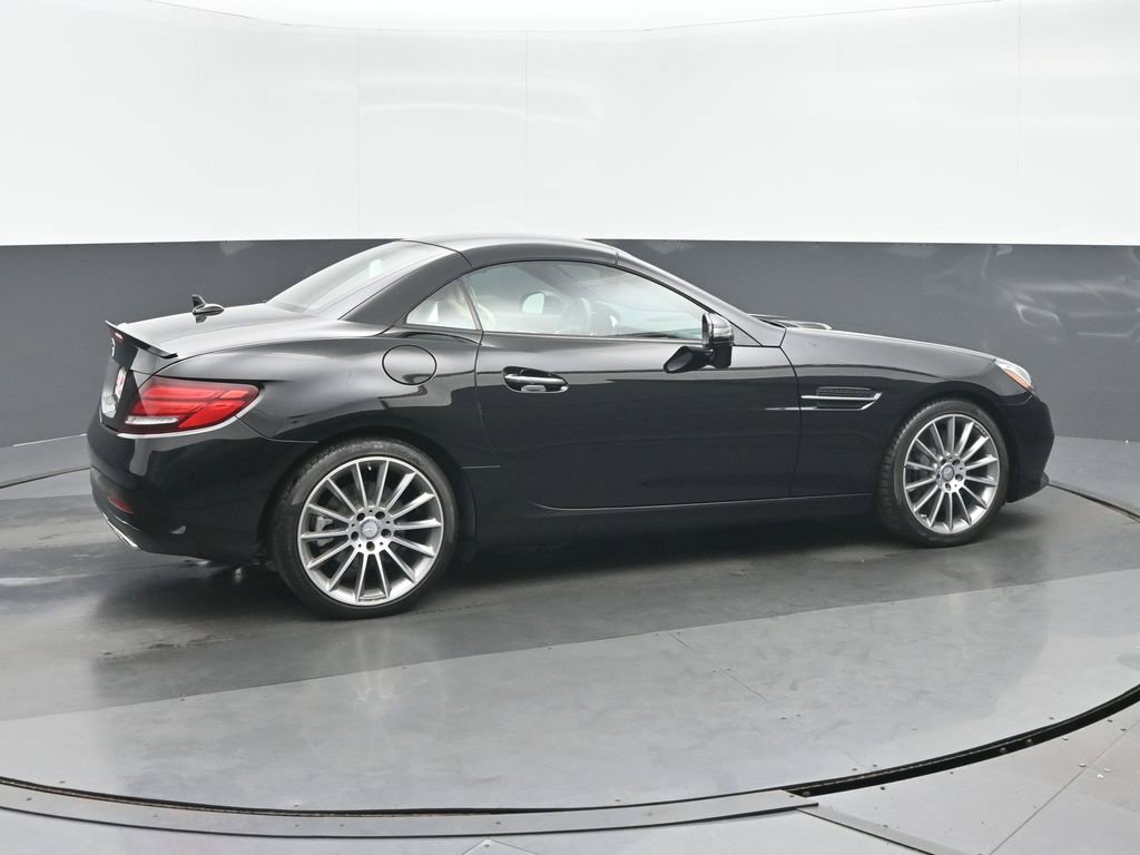 Used 2017 Mercedes-Benz SLC 300 image 3