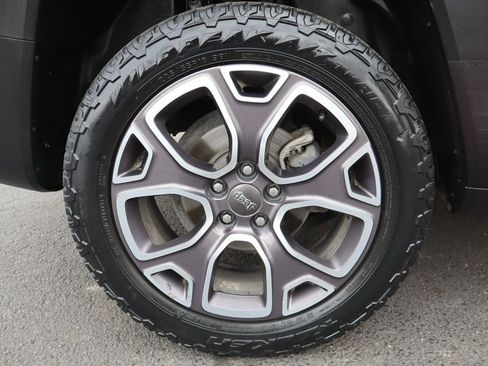 Used 2016 Jeep Renegade Limited image 42