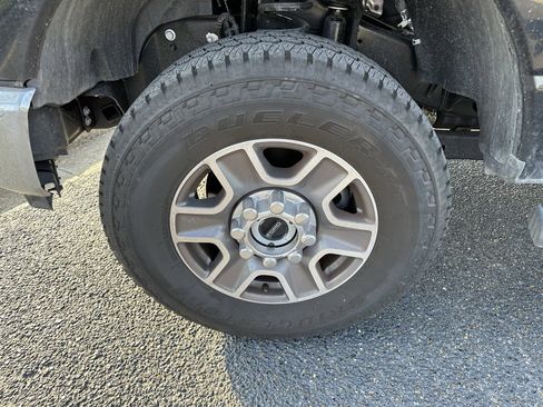 Used 2024 Ford F350 Lariat image 11