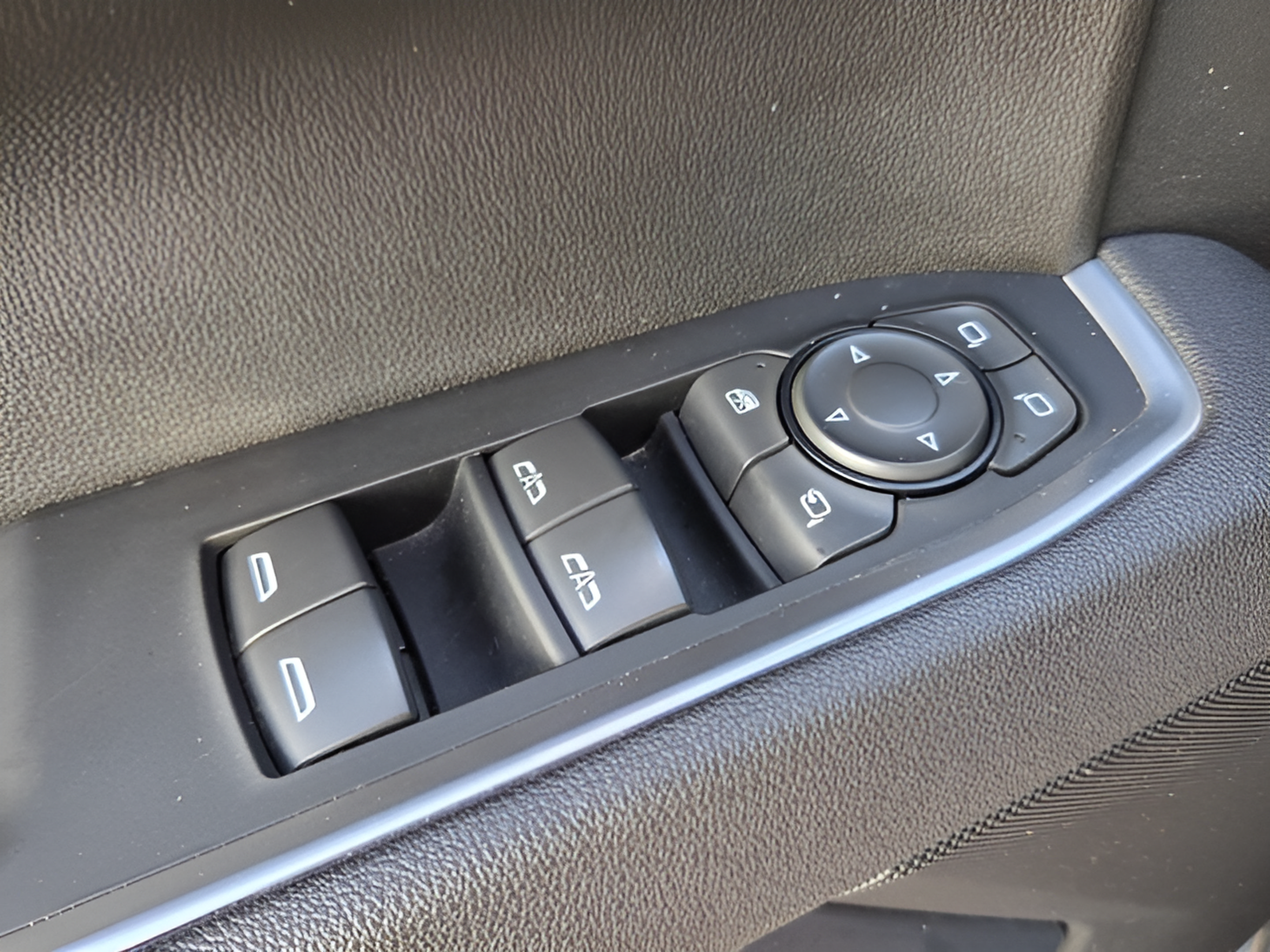 Used 2025 GMC Sierra 1500 SLT AWD/4WD image 28