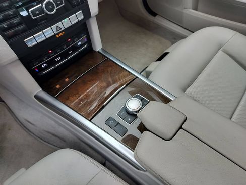 Used 2014 Mercedes-Benz E 350 Sedan image 18