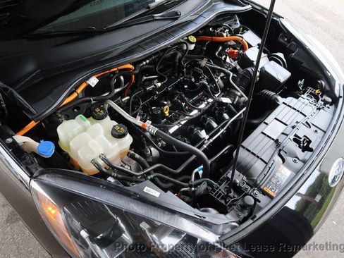 Used 2021 Ford Escape SE image 39