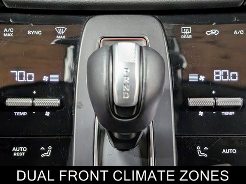 Used 2024 Porsche Macan w/ Premium Plus Package image 27