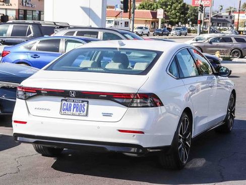 Used 2024 Honda Accord Touring image 11