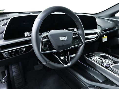 New 2025 Cadillac Lyriq Luxury image 7