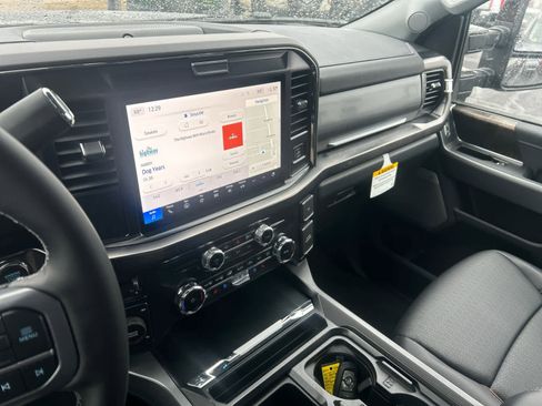 New 2026 Ford F350 Lariat w/ Black Appearance Package image 29