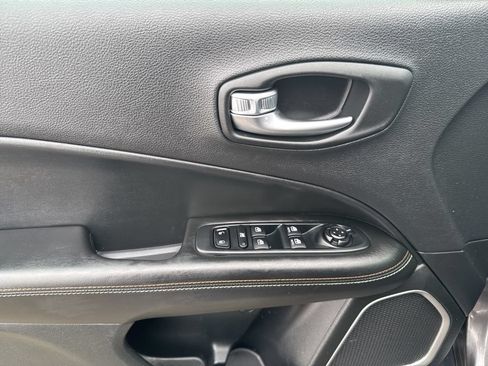 Used 2019 Jeep Compass Sport AWD/4WD image 21