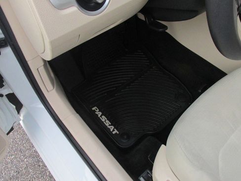 Used 2017 Volkswagen Passat 1.8T S image 49