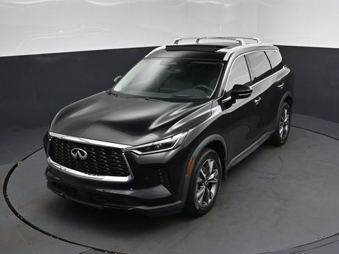 Certified 2023 INFINITI QX60 Luxe w/ Vision Package AWD/4WD image 31