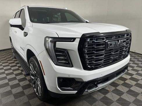 Used 2025 GMC Yukon Denali Ultimate AWD/4WD image 7