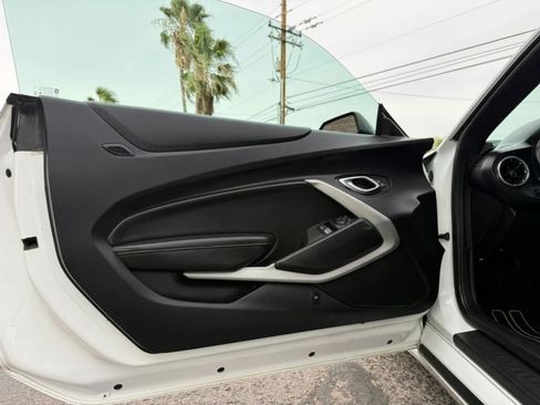 Used 2019 Chevrolet Camaro SS RWD image 33