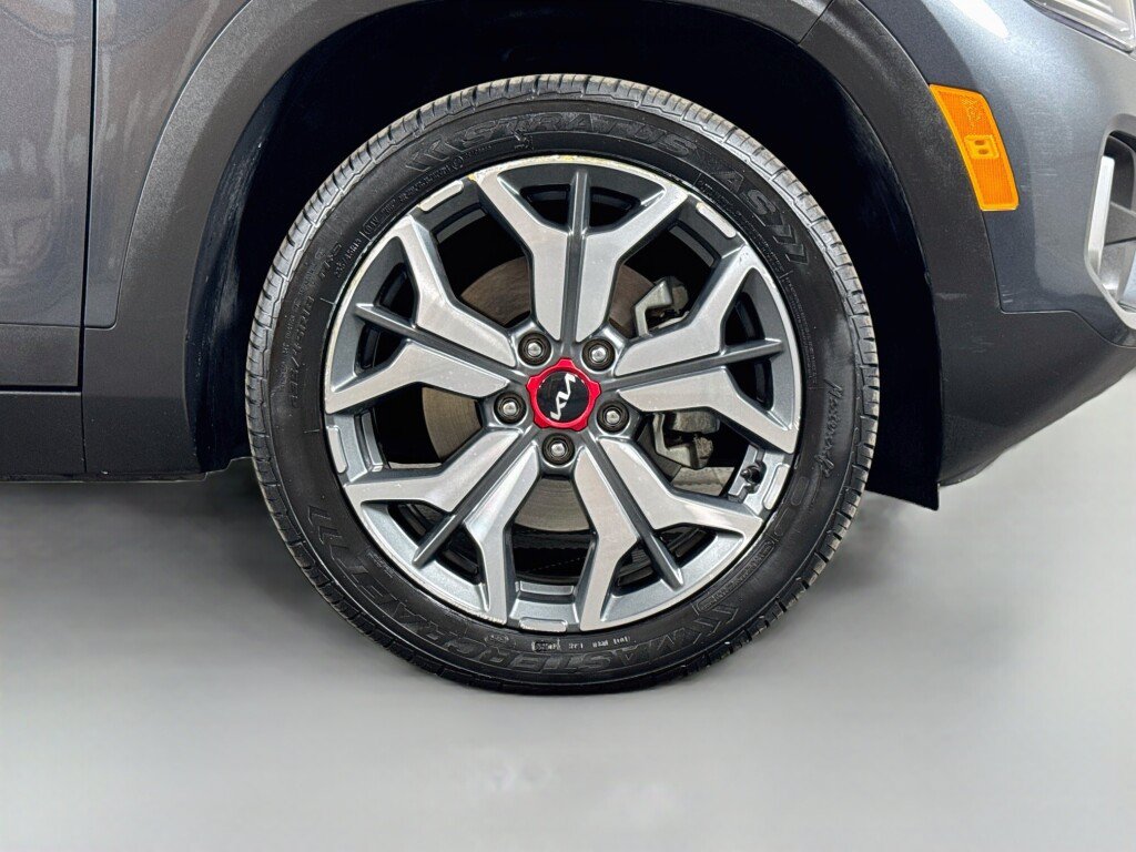 Used 2023 Kia Seltos SX w/ SX Sunroof Package AWD/4WD image 45