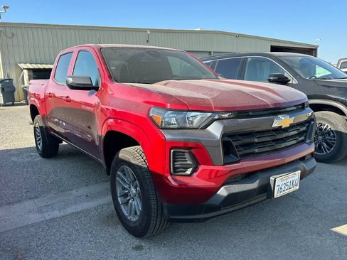 Used 2025 Chevrolet Colorado LT w/ Advanced Trailering Package RWD image 2