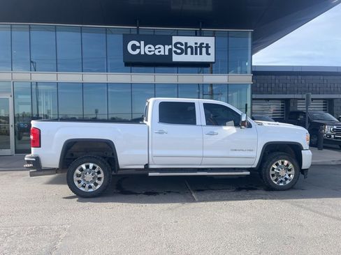 Used 2019 GMC Sierra 2500 Denali w/ Duramax Plus Package image 7