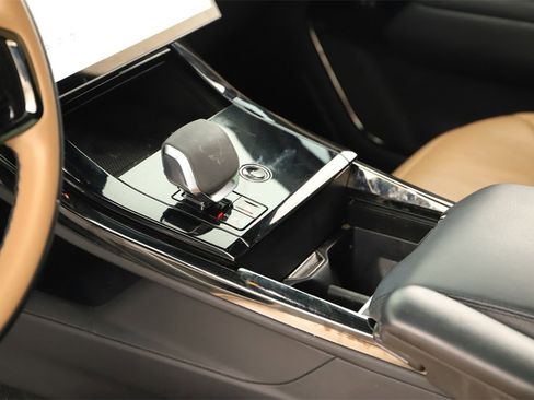 Used 2024 Land Rover Range Rover Sport Autobiography image 15