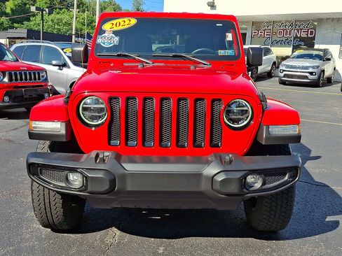 Used 2022 Jeep Wrangler Unlimited Sahara AWD/4WD image 2
