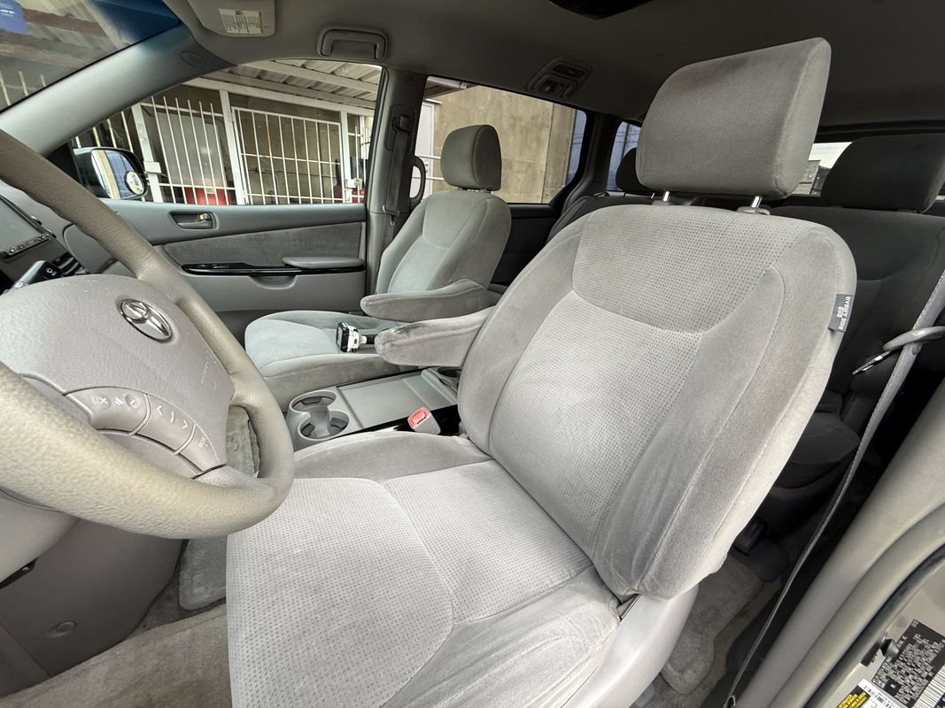 Used 2005 Toyota Sienna LE FWD image 8